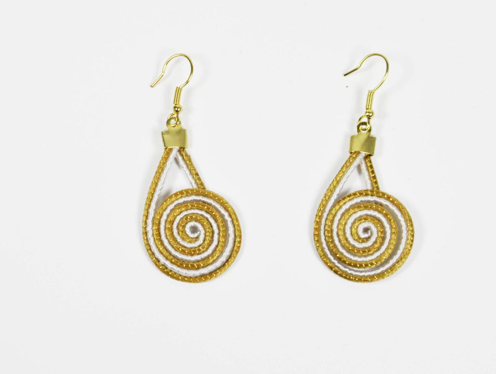 Orecchini in Capim Dourado