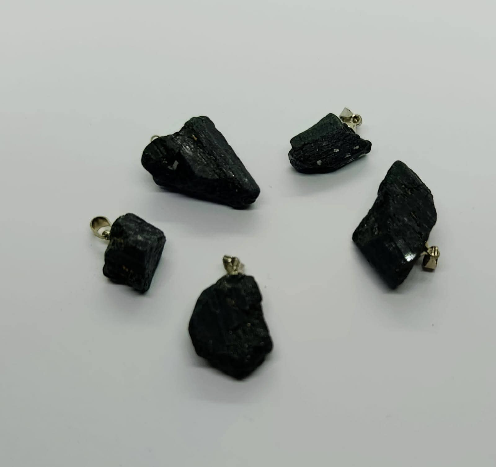 Ciondolo con drusa di tormalina