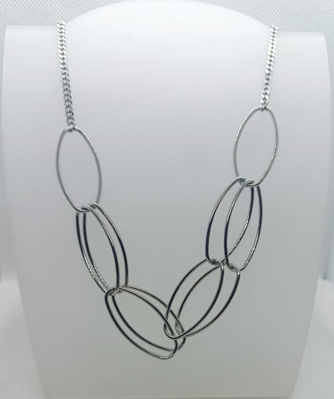 collana in acciaio inossidabile con cerchi