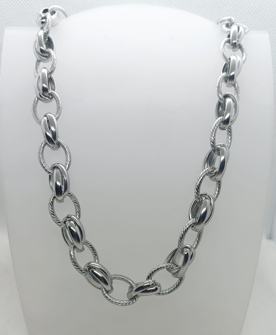 collana in acciaio inossidabile con cerchi