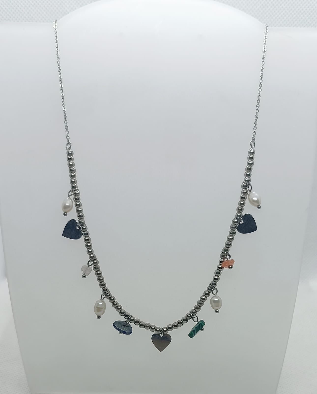 collana in acciaio inossidabile  con ciondoli e pietre colorate