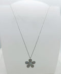 collana in acciaio inossidabile con fiore