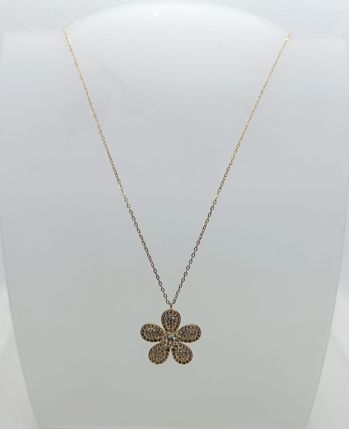 collana in acciaio inossidabile dorata con fiore
