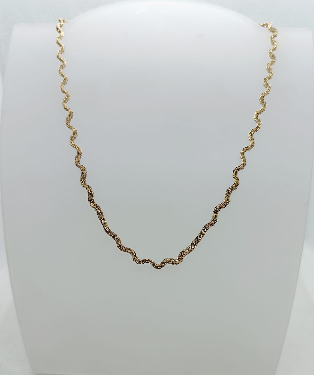 collana in acciaio inossidabile dorata