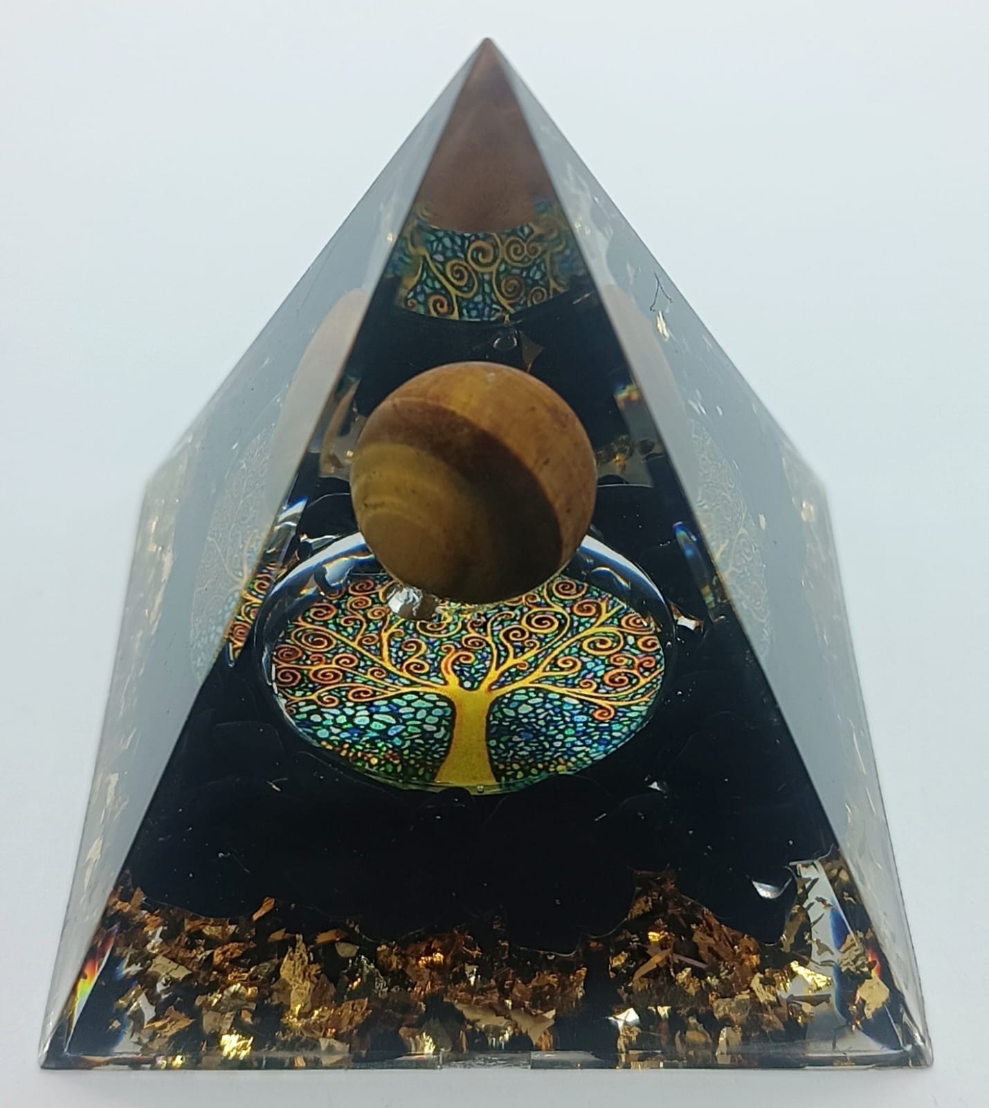 Piramide in Orgonite con Occhio di tigre
