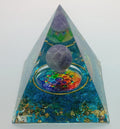 Piramide in Orgonite con Ametista
