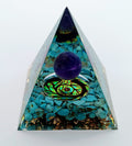 Piramide in Orgonite con Ametista