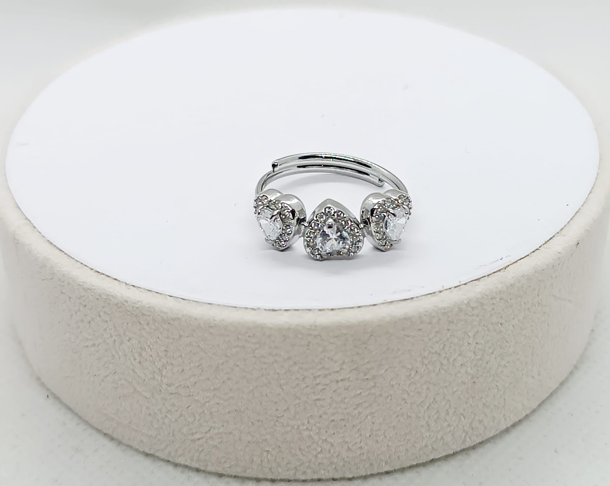 Anello in acciaio regolabile tre cuori