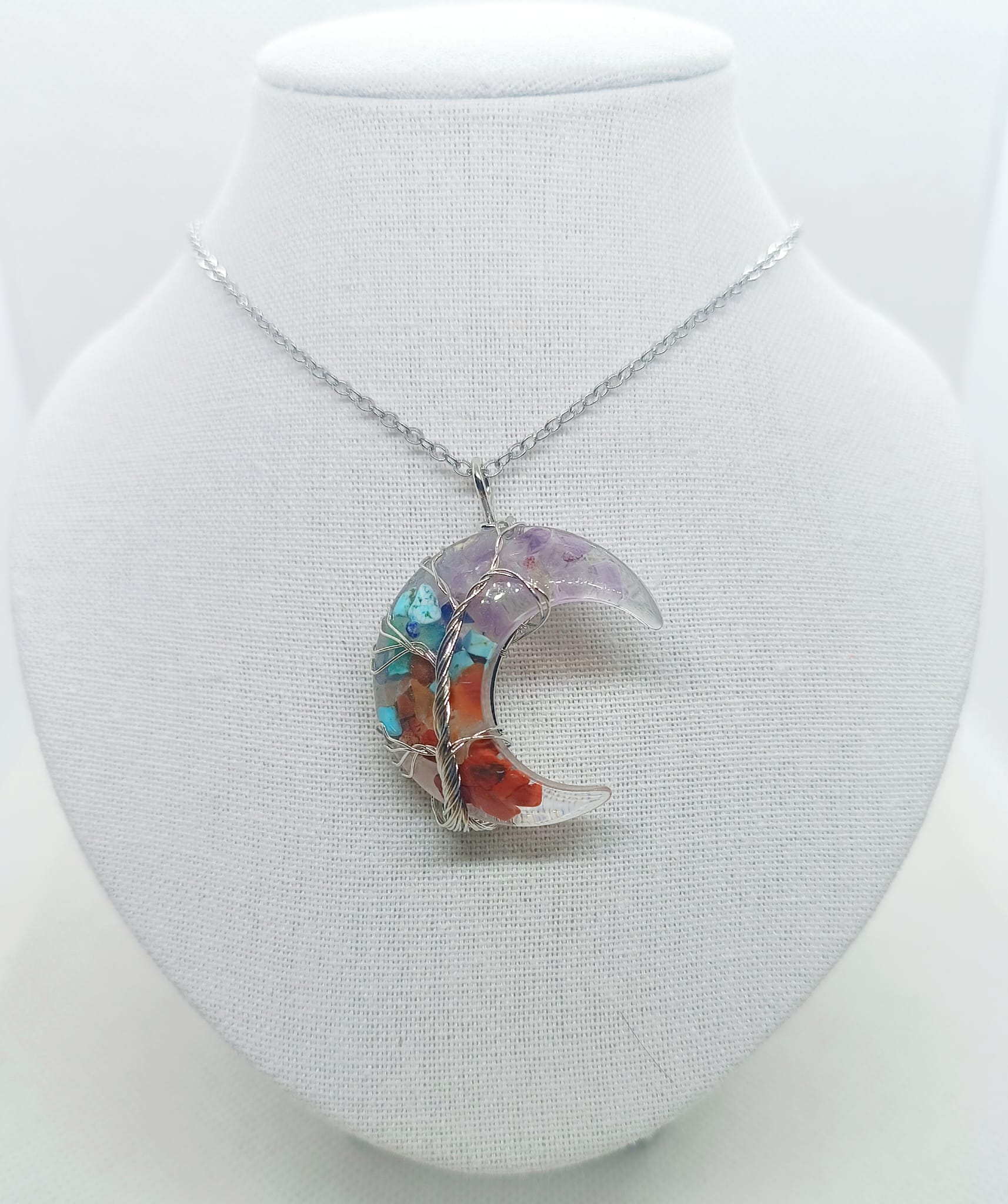 Collana con luna in orgonite
